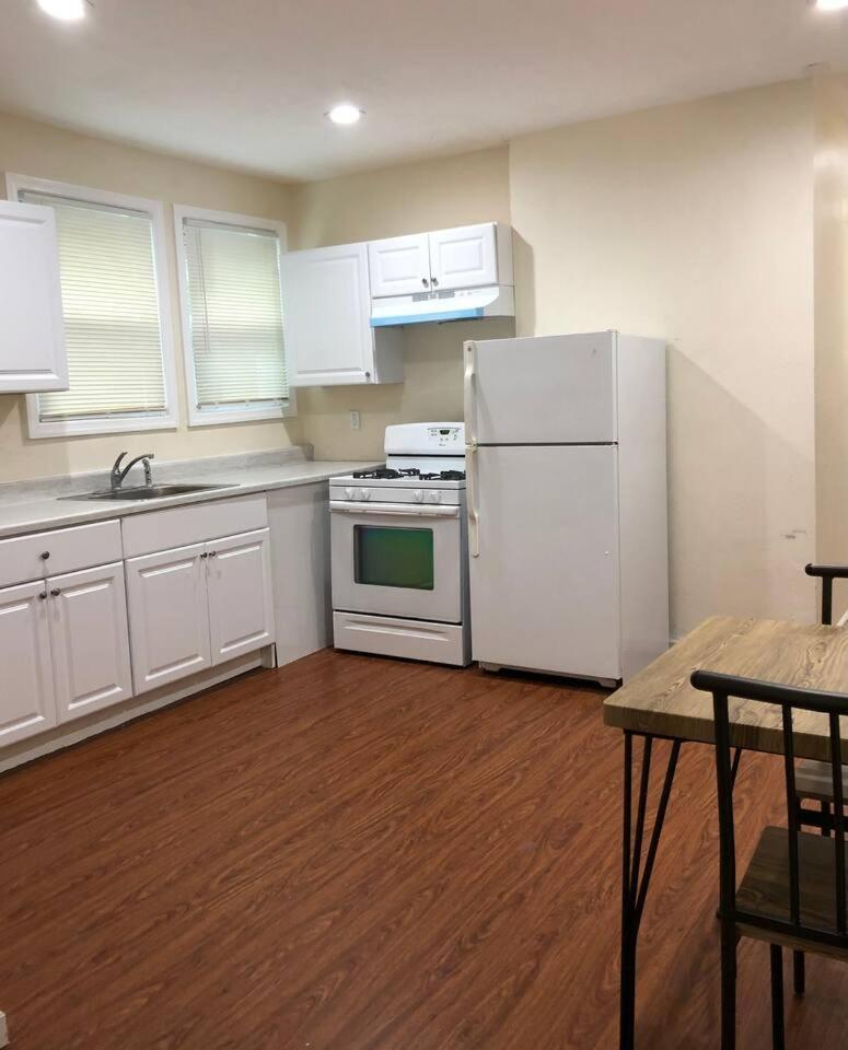 Spacious And Private Apartment With 3 Bedrooms And 1 Bathroom Near Newark International Airport Ewr And New York City Exterior photo